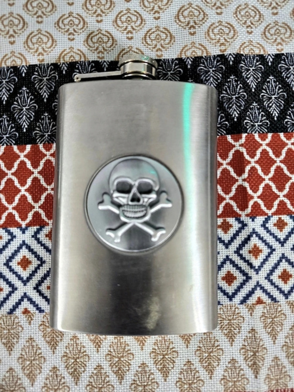 Stainless Steel Skull & Crossbones Hip Flask – 8oz with Screw-On Cap